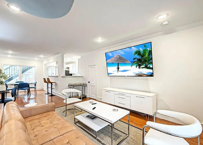 1709 Maryland 2 King Beds 1 Bath Bottom Apartment Duplex Pets Ok