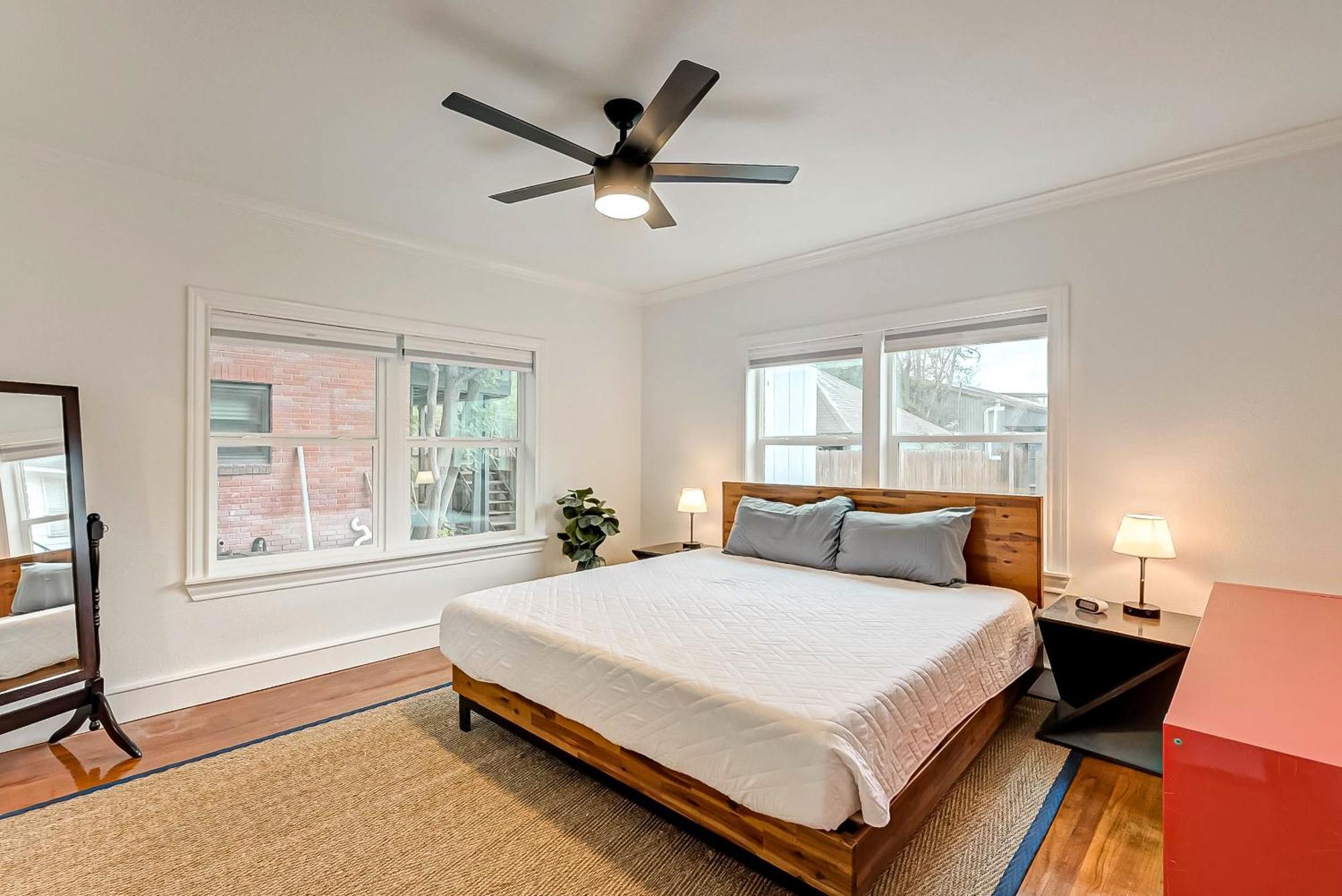 1709 Maryland 2 King Beds 1 Bath Bottom Duplex Pets Ok Houston