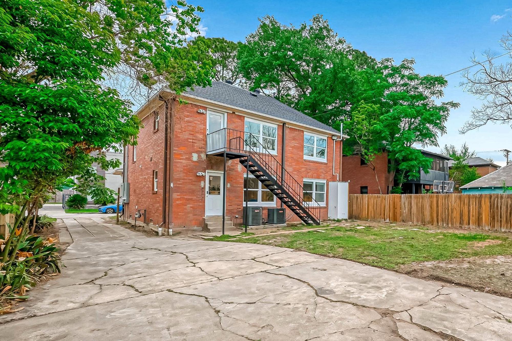 1709 Maryland 2 King Beds 1 Bath Bottom Duplex Pets Ok *