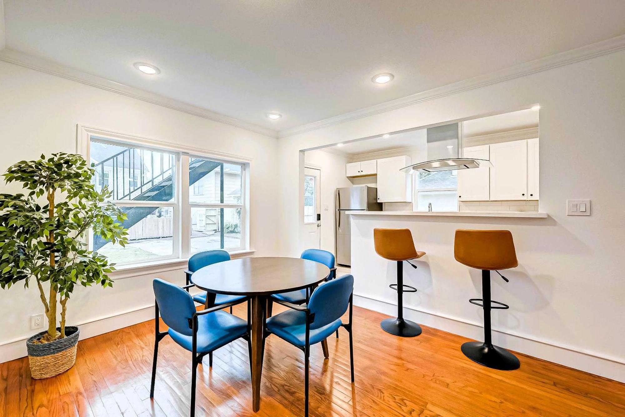 1709 Maryland 2 King Beds 1 Bath Bottom Duplex Pets Ok Houston