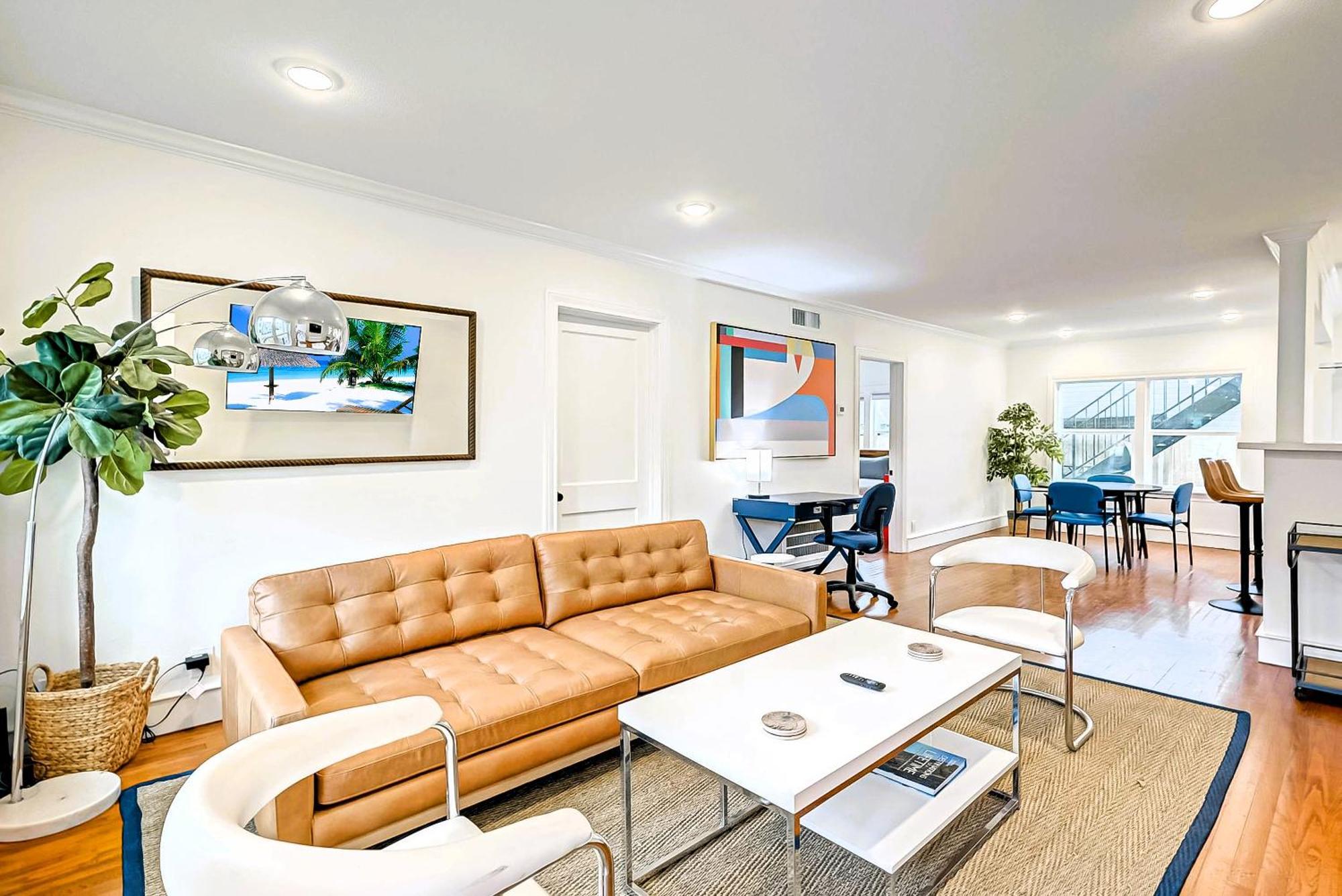 1709 Maryland 2 King Beds 1 Bath Bottom Duplex Pets Ok